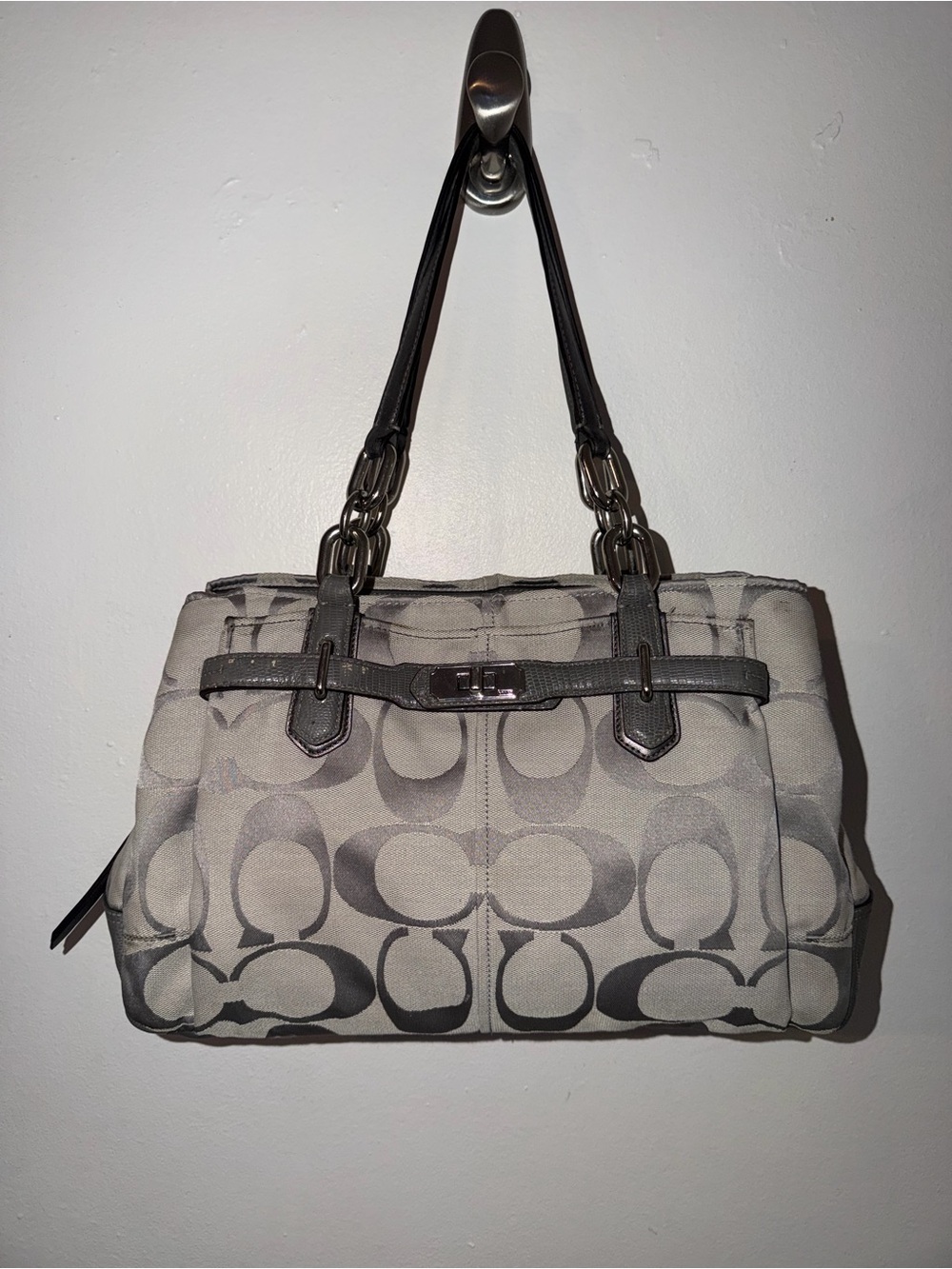 Authentic Coach Signature Chelsea Jayden Carryall Gray Canvas & Lilac Interior